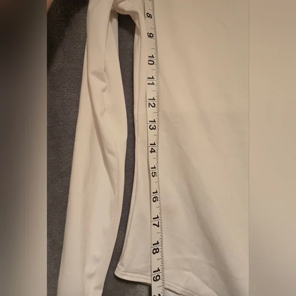 🌃NWT H&M White Long Sleeve Bodysuit - Picture 3 of 5